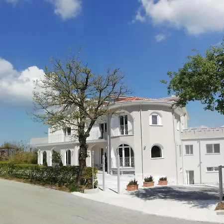 Feudo Di Castelmozzo בית חווה